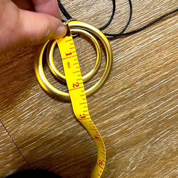 Beautiful Vintage black rope with three strings with a stunning Gold pendant - Picture 11 of 11